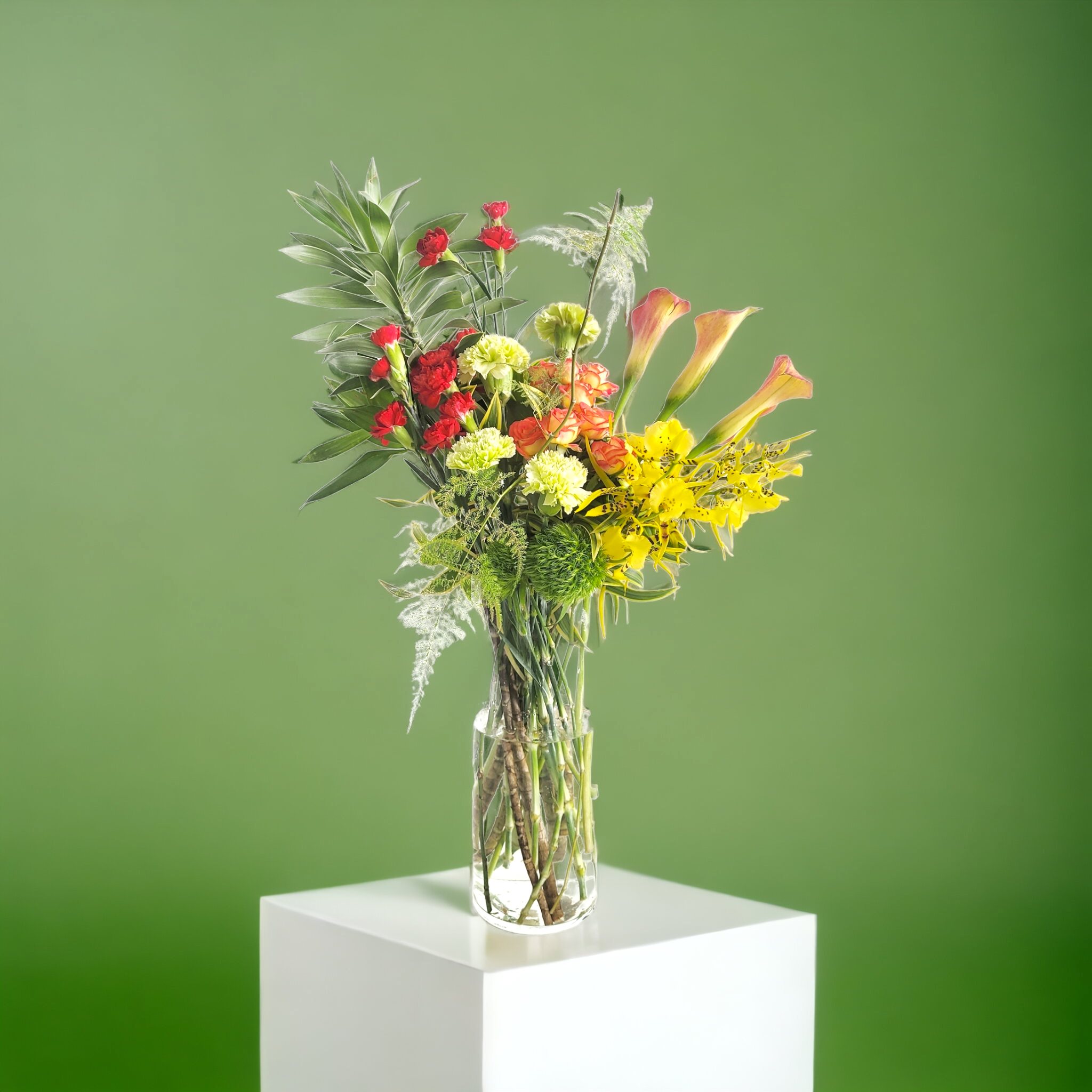 Arranjo de flores tropicais produzido pelo Studio das Flores